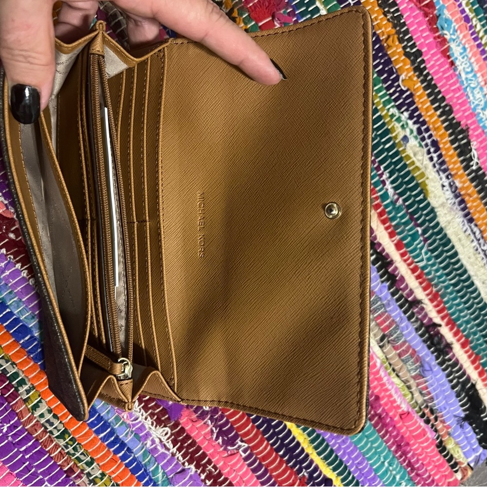 Michael Kors Wallets - Picture 2 of 3